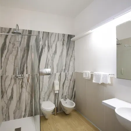 & Riviera 4*