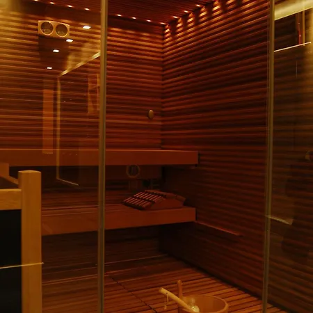 & Riviera 4*