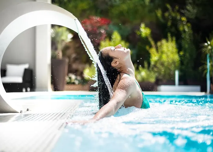 里维埃拉富佛餐厅酒店