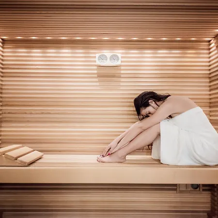 فندق & Riviera 4*