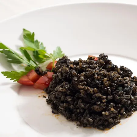 فندق & Riviera 4*