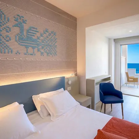 & Riviera Hotel 4*